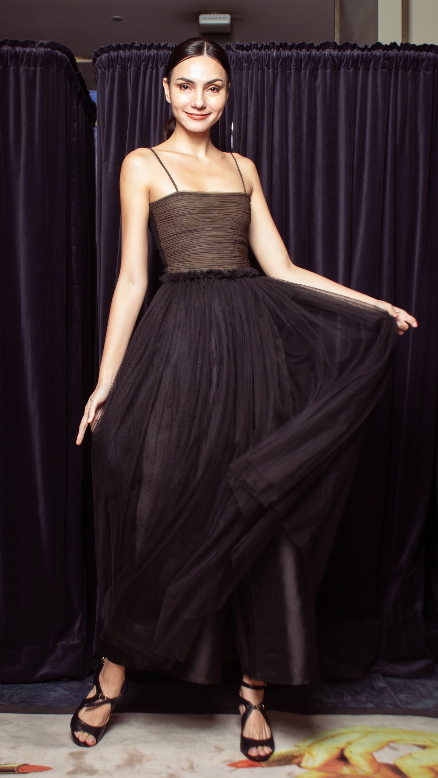 Gathered Elastic Waist Tulle Skirt - Black